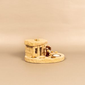 Bruchbude „Holzleute“ mit Teelicht